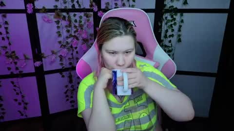kitsune_little online show from May 2026 11:46:02 PM