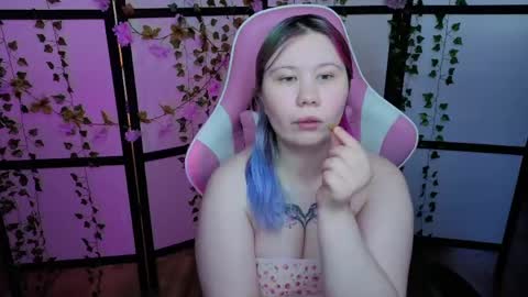kitsune_little online show from May 2026 12:34:01 PM