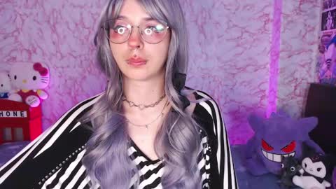 Snapshot of kitsunearineko chatting on April 2026 08:11:02 PM Ari Keimiwrights online show from April 2026 08:11:02 PM