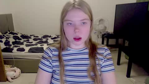 Jennyblonde and Emmabrunette online show from December 2024 03:47:02 PM