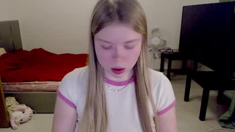 Jennyblonde and Emmabrunette online show from February 2025 07:40:02 PM