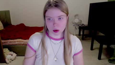 Jennyblonde and Emmabrunette online show from February 2025 07:59:02 PM