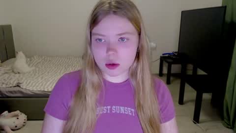 Snapshot of kitten_jenny01 chatting on July 2026 04:53:02 PM Jennyblonde and Emmabrunette online show from July 2026 04:53:02 PM