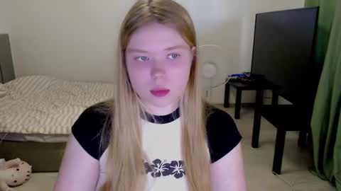 Snapshot of kitten_jenny01 chatting on July 2026 06:00:02 PM Jennyblonde and Emmabrunette online show from July 2026 06:00:02 PM