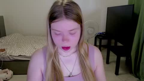 Snapshot of kitten_jenny01 chatting on July 2026 06:02:02 PM Jennyblonde and Emmabrunette online show from July 2026 06:02:02 PM