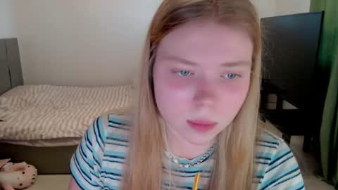 Snapshot of kitten_jenny01 chatting on July 2026 05:17:01 PM Jennyblonde and Emmabrunette online show from July 2026 05:17:01 PM