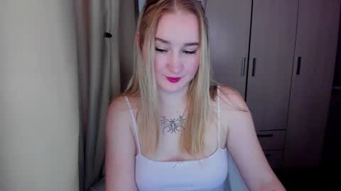 kitten_sun online show from February 2026 03:13:02 AM