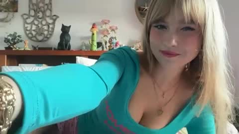 kittengirlxo online show from July 2026 04:56:01 AM