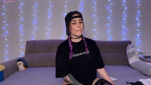 Snapshot of kittie_bear chatting on January 2025 06:32:02 PM Veronica online show from January 2025 06:32:02 PM