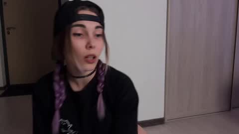 Snapshot of kittie_bear chatting on February 2025 05:16:01 PM Veronica online show from February 2025 05:16:01 PM