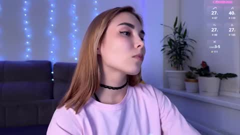 Snapshot of kittie_bear chatting on February 2026 06:17:02 PM Veronica online show from February 2026 06:17:02 PM