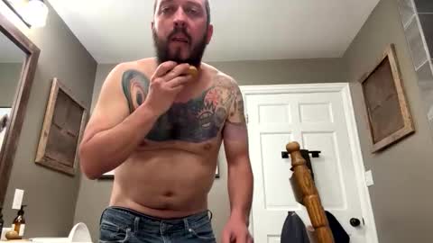 kittmatt31 online show from May 2026 02:06:01 AM