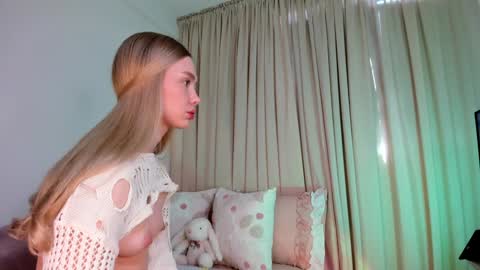 Snapshot of kitty__sophie chatting on November 2025 04:38:01 PM sophie online show from November 2025 04:38:01 PM