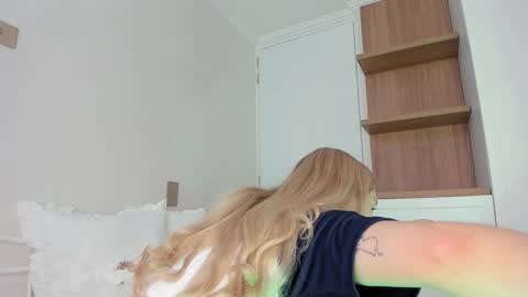 Snapshot of kitty__sophie chatting on February 2026 06:39:02 PM sophie online show from February 2026 06:39:02 PM