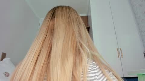 Snapshot of kitty__sophie chatting on March 2026 06:38:02 PM sophie online show from March 2026 06:38:02 PM