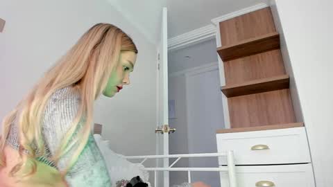 Snapshot of kitty__sophie chatting on March 2026 07:07:01 PM sophie online show from March 2026 07:07:01 PM