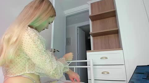 Snapshot of kitty__sophie chatting on March 2026 06:57:01 PM sophie online show from March 2026 06:57:01 PM