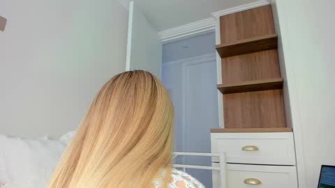 Snapshot of kitty__sophie chatting on March 2026 07:13:02 PM sophie online show from March 2026 07:13:02 PM