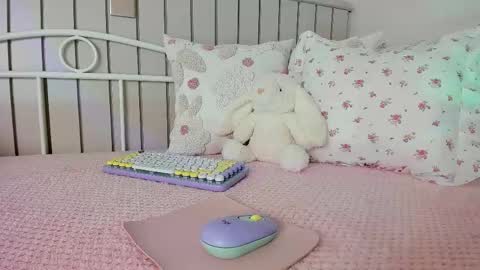 Snapshot of kitty__sophie chatting on May 2026 07:07:02 PM sophie online show from May 2026 07:07:02 PM