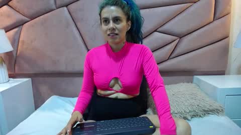 Kitty online show from November 2025 07:16:01 PM