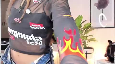 Snapshot of kitty_eliffe chatting on May 2026 10:40:02 PM kitty online show from May 2026 10:40:02 PM