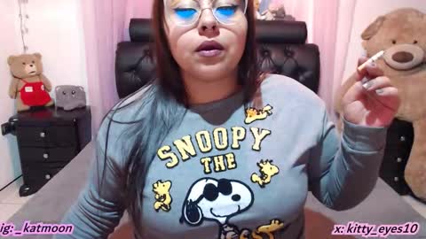 Snapshot of kitty_eyes chatting on February 2026 03:43:02 AM kitty online show from February 2026 03:43:02 AM