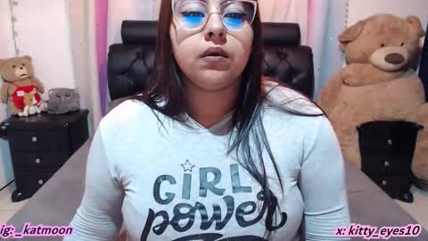 Snapshot of kitty_eyes chatting on February 2026 11:24:02 PM kitty online show from February 2026 11:24:02 PM