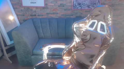 Snapshot of kitty_fox_b chatting on January 2025 06:44:01 PM kitty_fox_b online show from January 2025 06:44:01 PM