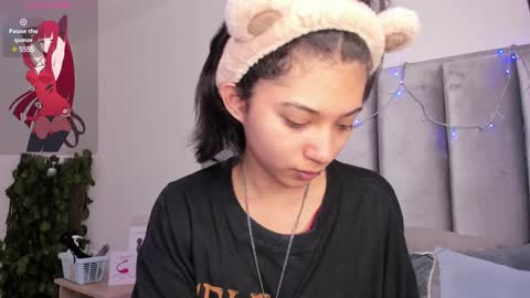 Snapshot of kitty_gang chatting on January 2025 02:28:02 AM Camila online show from January 2025 02:28:02 AM