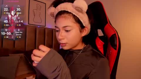 Snapshot of kitty_gang chatting on February 2025 02:30:01 AM Camila online show from February 2025 02:30:01 AM