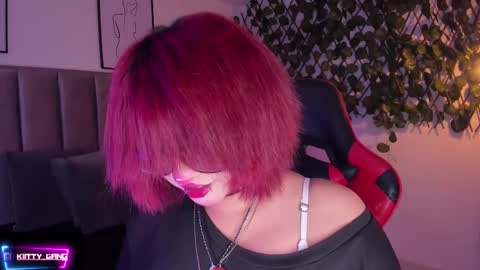 Snapshot of kitty_gang chatting on September 2025 02:13:02 AM Camila online show from September 2025 02:13:02 AM