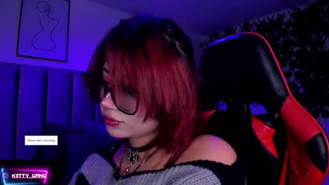 Camila online show from December 2025 02:38:01 AM