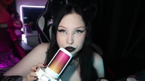 Snapshot of kitty_goth chatting on July 2026 08:46:01 PM Hey Im Ellie if you like me and like my show give me a thumbs up hehe online show from July 2026 08:46:01 PM