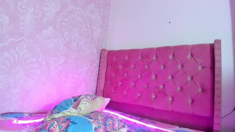 kitty_nicolle online show from December 2024 04:27:02 PM