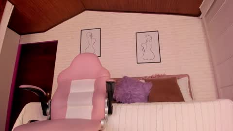 Kitty online show from February 2025 02:19:01 AM