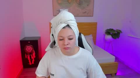 K I T T Y online show from December 2025 12:23:02 PM