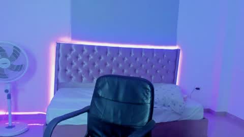 Snapshot of kitty_violet11 chatting on April 2026 11:11:01 PM kitty_violet11 online show from April 2026 11:11:01 PM