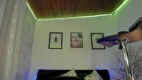 Kendall Saray   online show from February 2025 11:53:01 PM