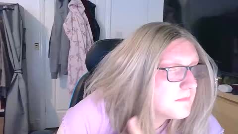 KittyEmerald online show from June 2026 07:47:01 PM