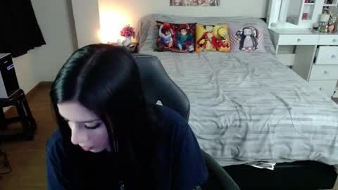 Snapshot of kittykat18x chatting on May 2026 01:44:01 AM Isabel online show from May 2026 01:44:01 AM