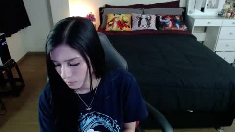 Snapshot of kittykat18x chatting on May 2026 01:45:01 AM Isabel online show from May 2026 01:45:01 AM