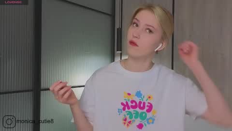 Snapshot of kittyloffe chatting on February 2025 04:10:02 AM Monika online show from February 2025 04:10:02 AM