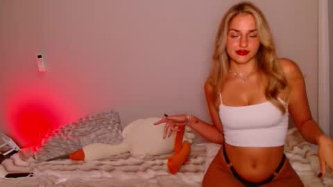 Mona  Sophia online show from July 2026 04:58:01 PM