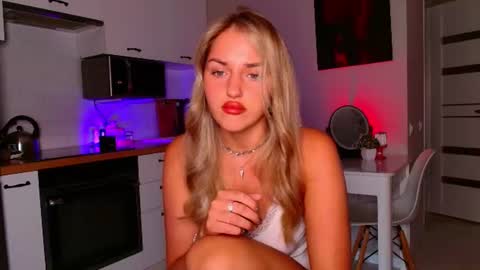 Mona  Sophia online show from July 2026 12:32:02 PM