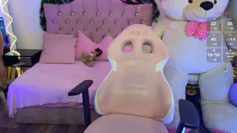 Snapshot of kittystart_tay chatting on December 2024 06:27:01 PM Kitty online show from December 2024 06:27:01 PM