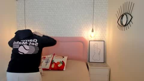 Snapshot of kittytimberlake chatting on December 2025 12:24:02 PM K I T T Y online show from December 2025 12:24:02 PM