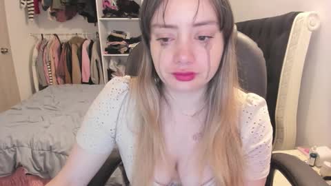 Snapshot of kittywantslove23 chatting on December 2025 09:08:01 PM kittywantslove23 online show from December 2025 09:08:01 PM