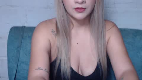kittyzevee_ online show from July 2026 01:34:01 AM
