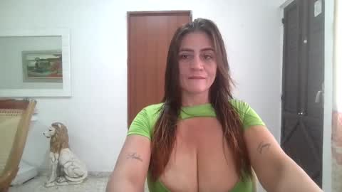 Snapshot of kitybigboobsx chatting on January 2025 02:30:02 PM kity boobsx online show from January 2025 02:30:02 PM