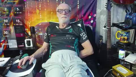 kiveuxmakeu online show from September 2025 08:25:01 AM